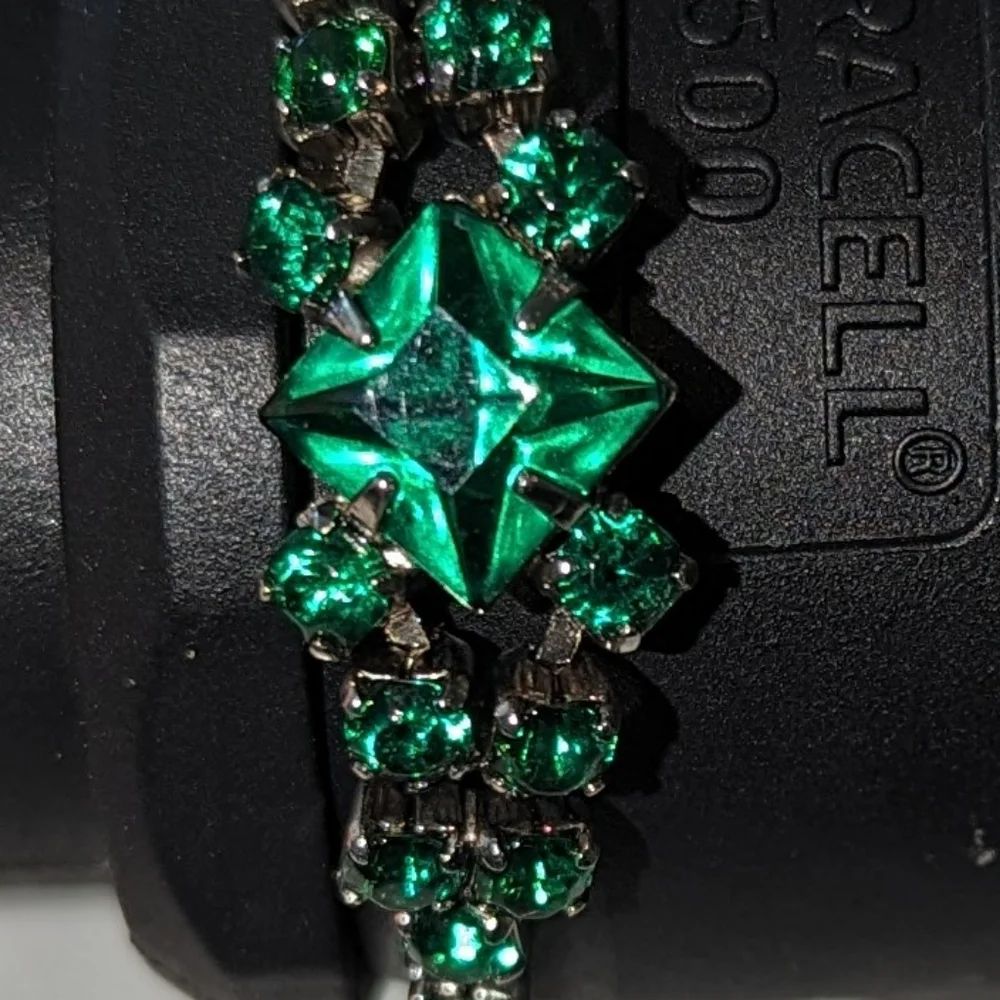 Vintage set emerald green bracelet and earrings - Picture 3 of 8